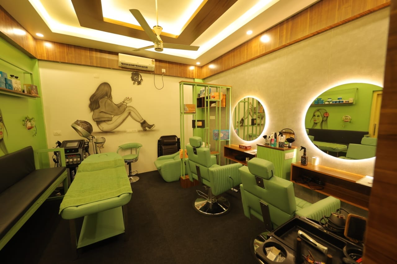 ORA Ayuss treatment room